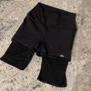 Alo Black 7in High Waisted Biker Shorts